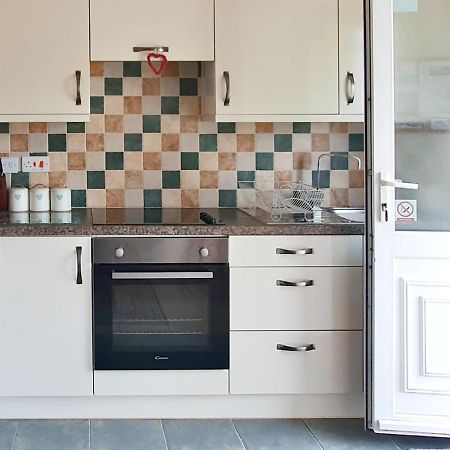 Dart Haven - Cheerful Holiday Bungalow In Galmpton المظهر الخارجي الصورة